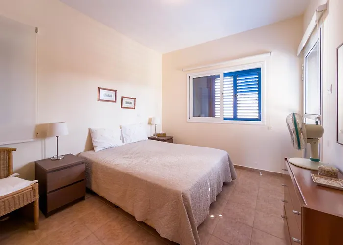 Sirena Sunshine Πρωταράς